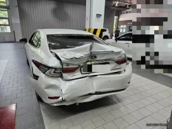 LEXUS ES 300H. JTHBW1GG2H2146706 4