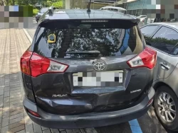 TOYOTA RAV4. JTMYFREV9HD092479 3