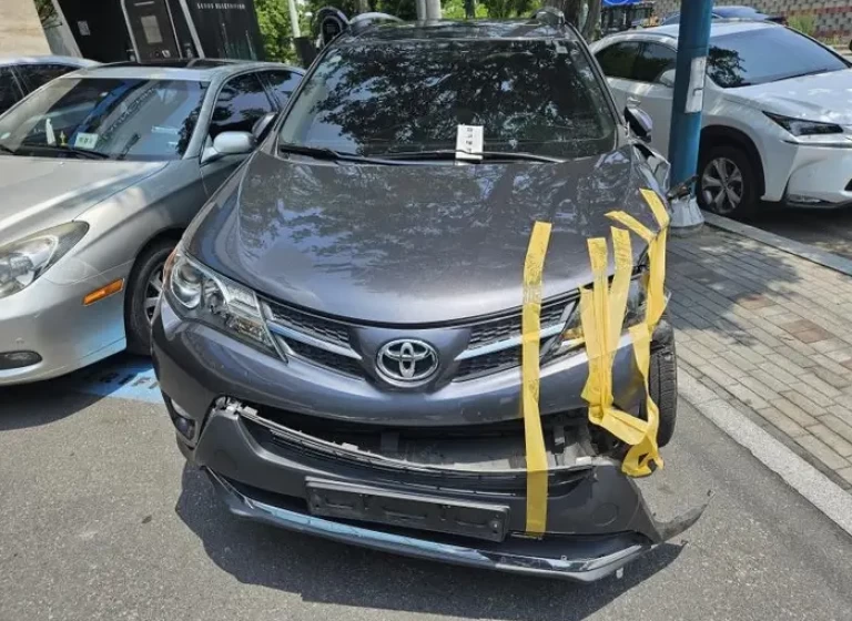 TOYOTA RAV4. JTMYFREV9HD092479