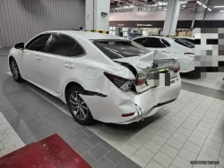 LEXUS ES 300H. JTHBW1GG2H2146706 3